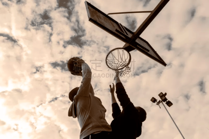 2020 赛季：由于赛程紧密，MLB 官方首次允许双重赛仅进行 7 局